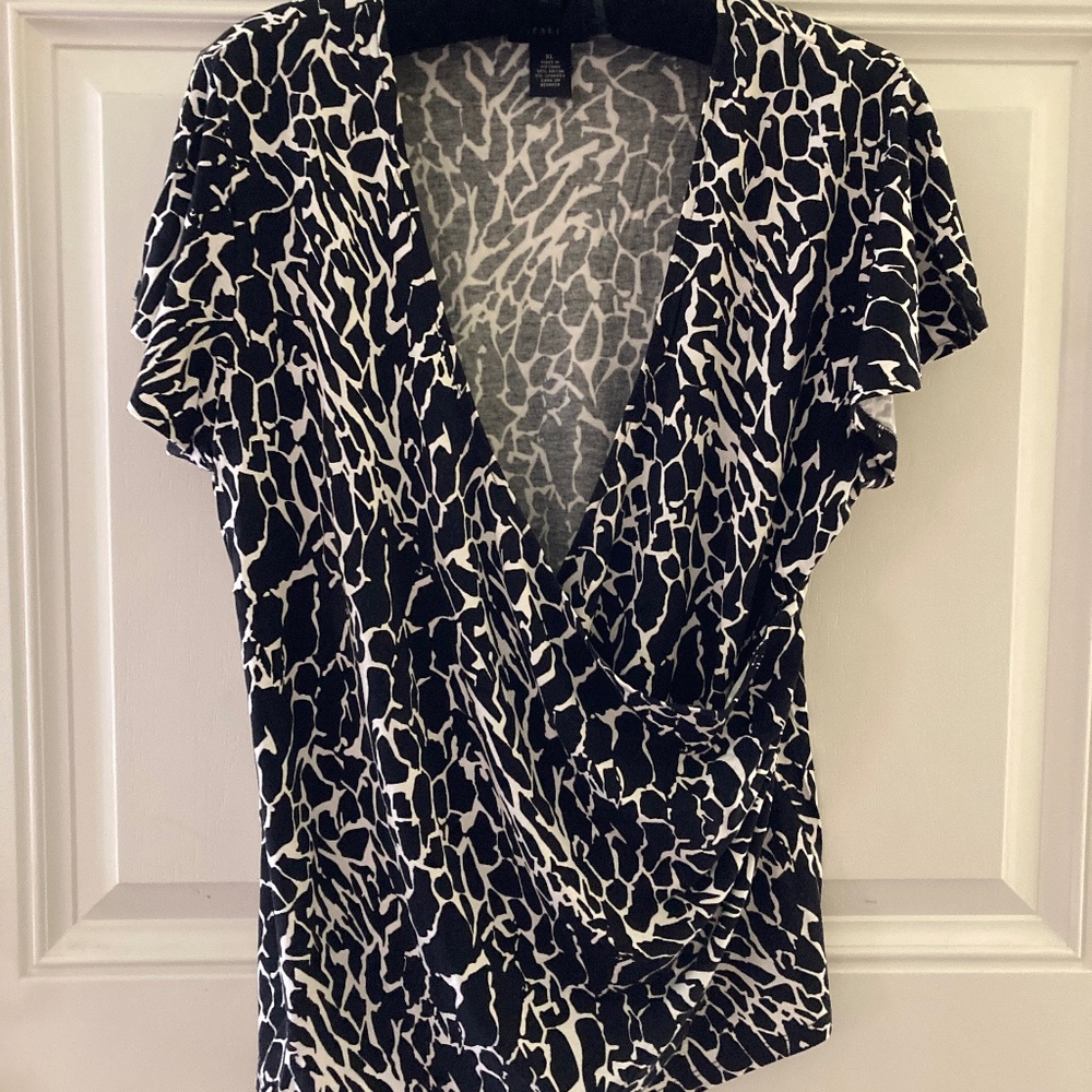 Rafaella Black & White Animal Print Surplice Top/Size XL/NEW/ON SALE $30!